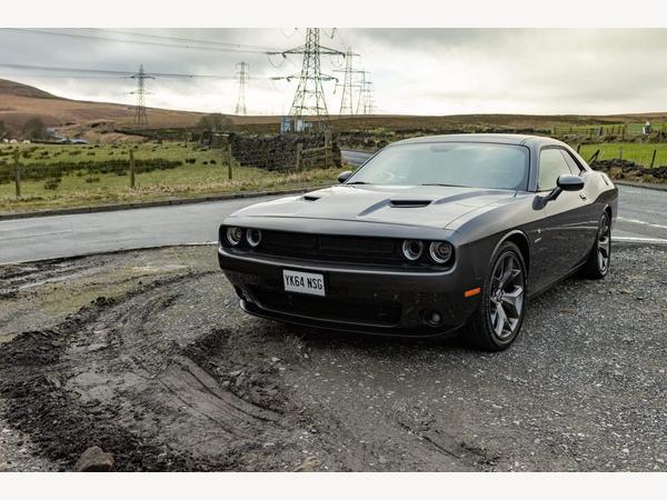 Dodge Challenger SXT Plus 5.7 V8 Hemi
