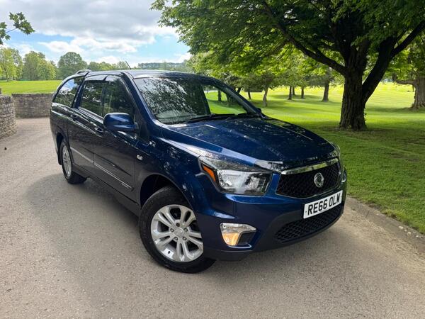 SsangYong Korando Sports 2.0D EX Pickup Double Cab 4dr Diesel Manual 4WD Euro 5 (155 ps)