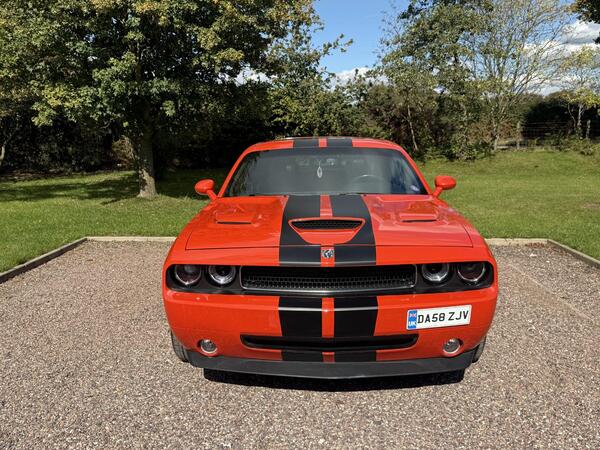 Dodge Challenger 6.1 2dr