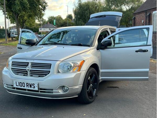 Dodge Caliber 2.0 SXT Sport CVT 5dr