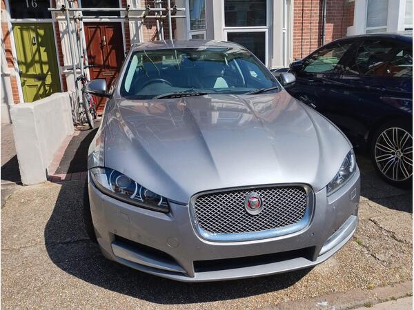 Jaguar XF 2.2d Luxury Auto Euro 5 (s/s) 4dr