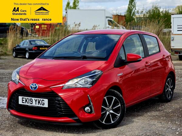 Toyota Yaris 1.5 VVT-h Icon Tech E-CVT Euro 6 (s/s) 5dr