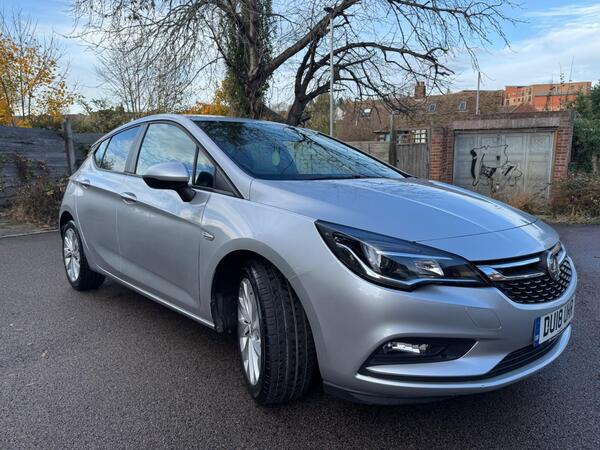 Vauxhall Astra 1.0i Turbo ecoTEC Tech Line Nav Euro 6 (s/s) 5dr