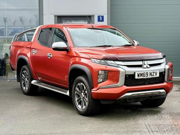 Mitsubishi L200 2.2 DI-D DC Barbarian X Pickup Double Cab 4dr Diesel Auto 4WD Euro 6 (s/s) (150 ps)