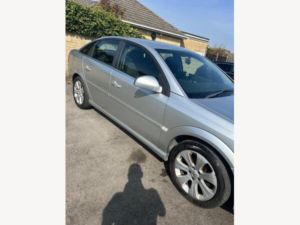 Vauxhall Vectra 1.8 VVT Exclusiv 5dr