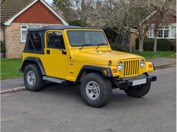 Jeep Wrangler 4.0 Sport Soft top 3dr Petrol Manual 4x4 (302 g/km, 174 bhp)