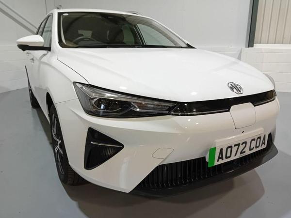 MG MG5 61.1kWh Trophy Auto 5dr