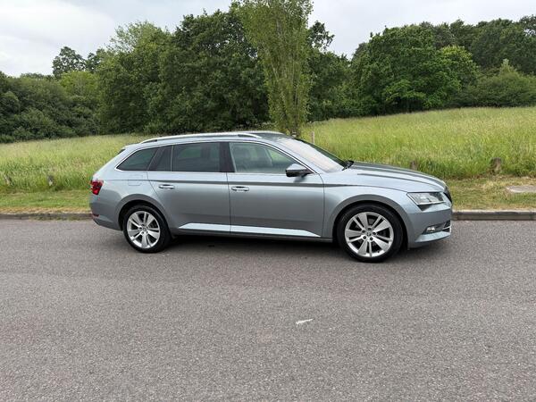 Skoda Superb 2.0 TDI SE L Executive DSG Auto 6Spd 4WD Euro 6 (s/s) 5dr