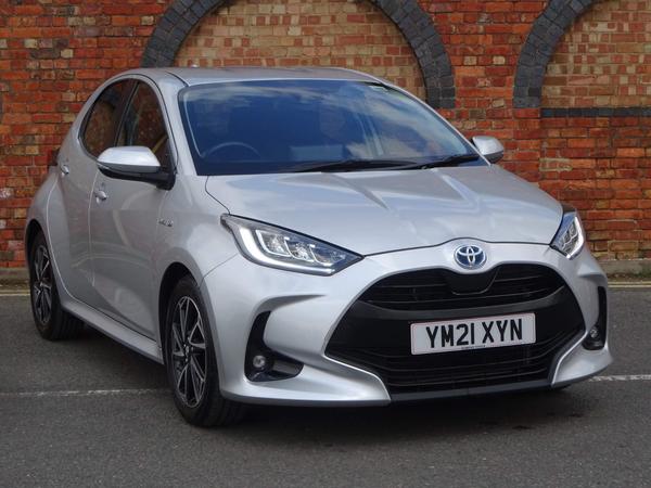 Toyota Yaris 1.5 VVT-h Design E-CVT Euro 6 (s/s) 5dr