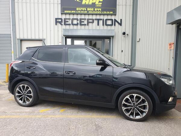 SsangYong Tivoli 1.6 e-XDi ELX Red Edition Euro 6 5dr