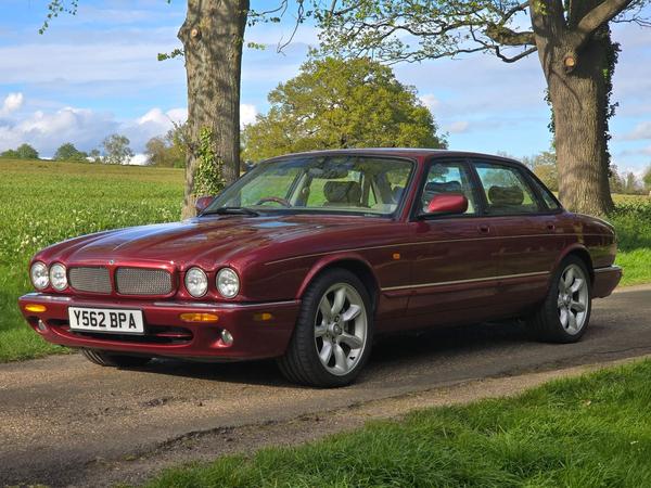 Jaguar XJR 4.0 V8 4dr