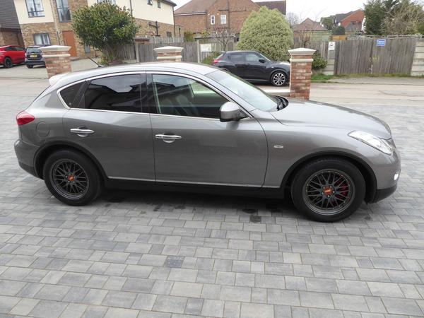 Nissan Skyline 370GT 370GT - 3.7 V6 - 333BHP - Skyline Crossover SUV SHOWROOM CONDITION