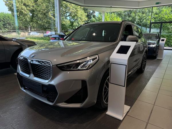 BMW iX1 20 66.5kWh M Sport Auto eDrive 5dr (22kW Charger)