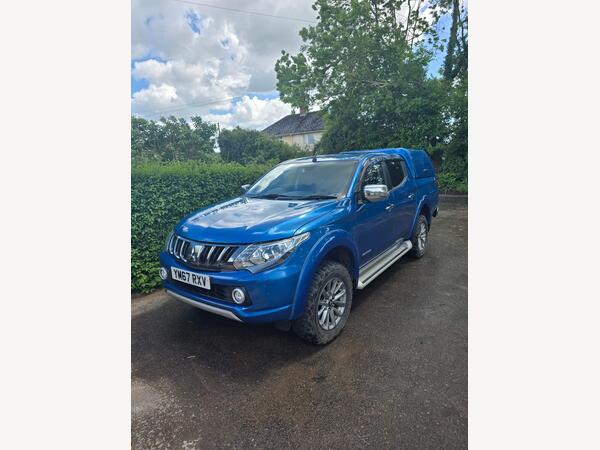 Mitsubishi L200 2.4 DI-D DC Warrior Pickup Double Cab 4dr Diesel Manual 4WD Euro 6 (178 ps)