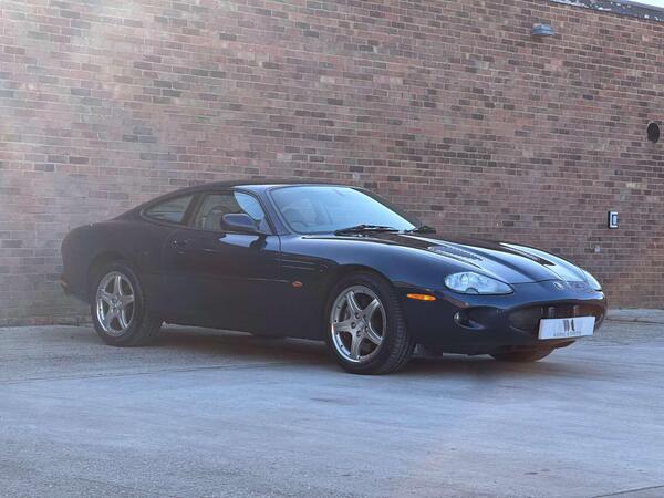 Jaguar XKR SUPERCHARGED 2dr