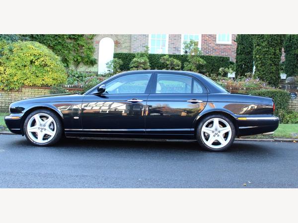 Jaguar XJ 3.0 V6 Executive Saloon 4dr Petrol Automatic (249 g/km, 240 bhp)
