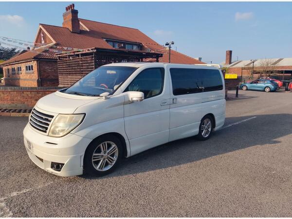 Nissan Elgrand 3.5 V6 HIGHWAY STAR 8 CAMPER VAN 5dr