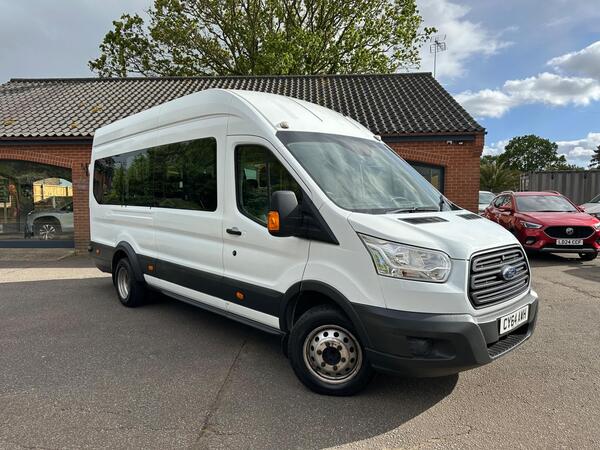 Ford Transit 2.2 TDCi 460 HDT L4 H3 4dr (18 seats)