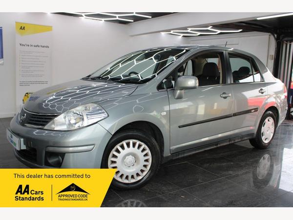 Nissan Tiida 1.6 1.6 4d