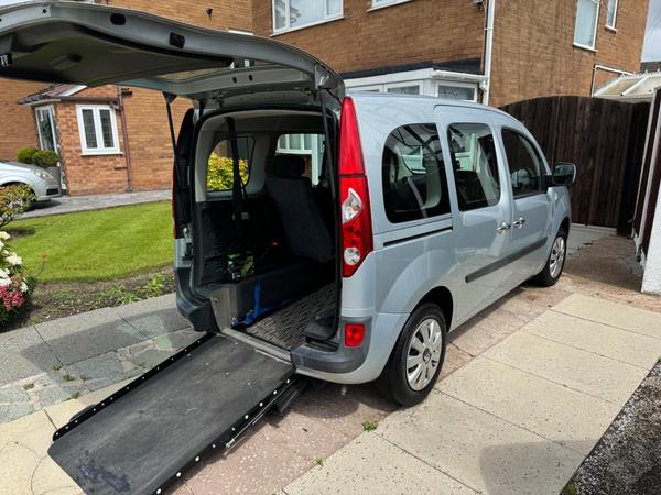 Renault Kangoo 1.6 16V Expression MPV 5dr Petrol Auto Euro 5 (105 ps)