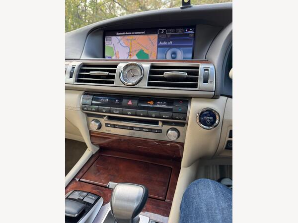 Lexus LS 5.0 600h V8 Premier CVT 4WD Euro 5 (s/s) 4dr