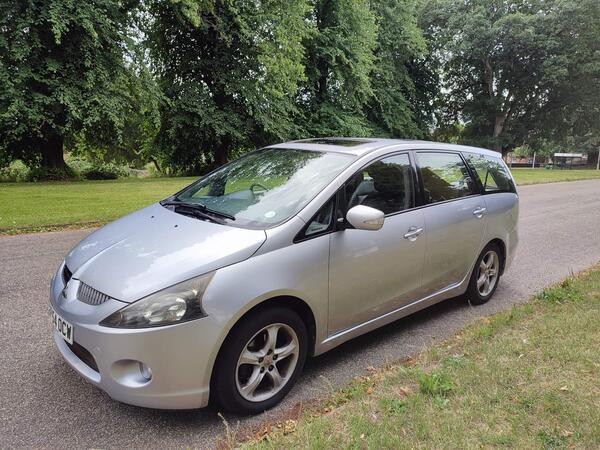 Mitsubishi Grandis 2.4 Elegance 5dr