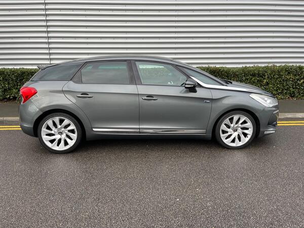 Citroen DS5 2.0 h e-HDi Airdream DSport EGS6 4WD Euro 5 (s/s) 5dr