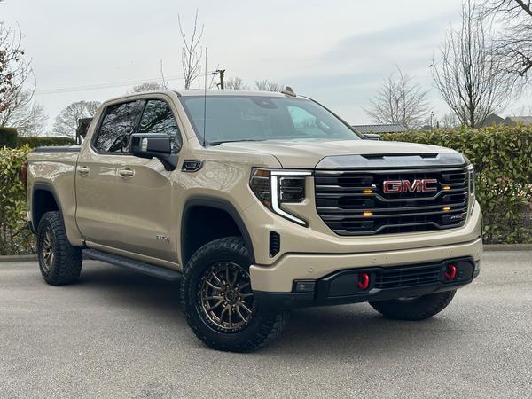 GMC Sierra 4dr