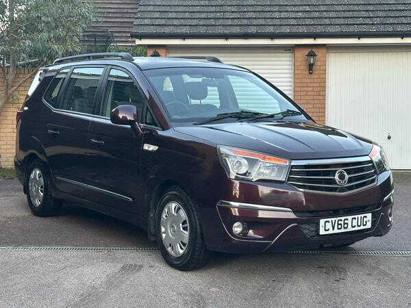 SsangYong Turismo 2.2D SE Euro 6 5dr