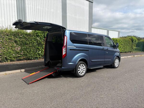Ford Tourneo Custom 2.0 320 EcoBlue Titanium Auto L1 Euro 6 (s/s) 5dr