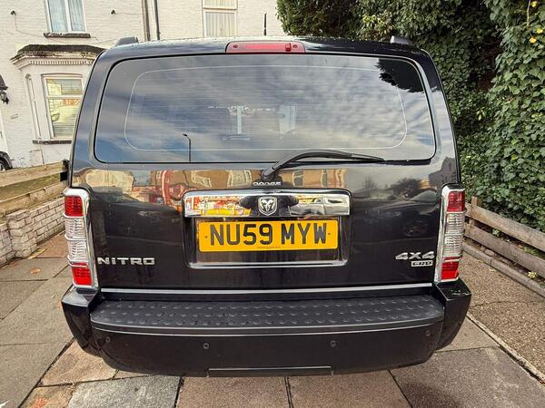 Dodge Nitro 2.8 CRD SXT 5dr