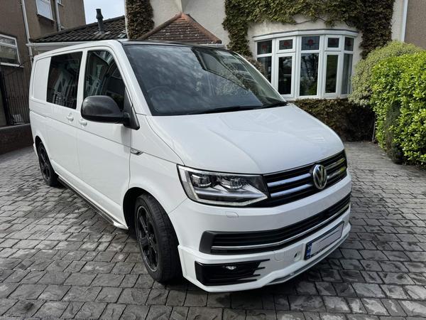 Volkswagen Transporter Sportline 2.0 BiTDI T32 Sportline Crew Van 5dr Diesel DSG Euro 6 (s/s) (204 ps)