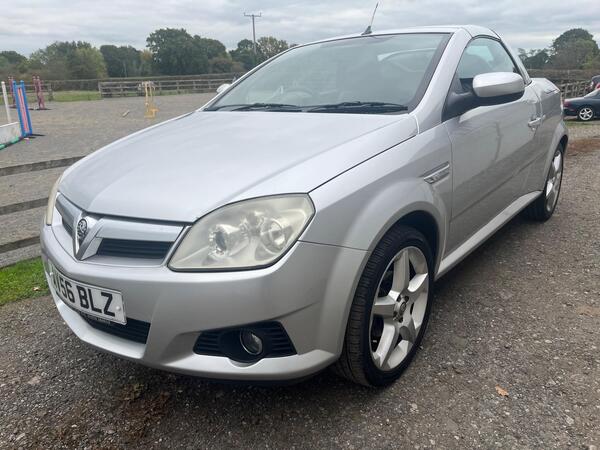 Vauxhall Tigra 1.8i 16v Exclusiv 2dr (a/c)