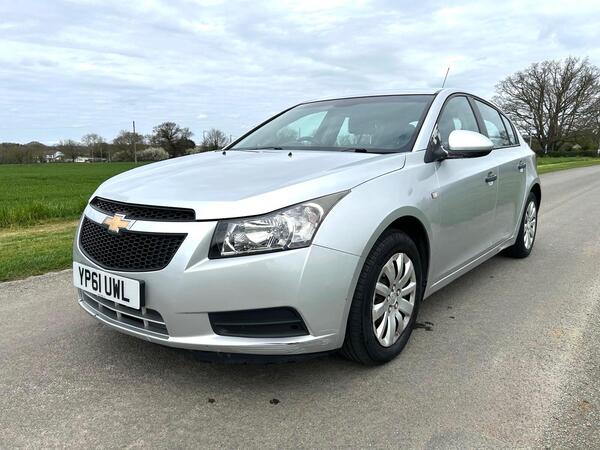 Chevrolet Cruze 1.6 LS Euro 5 5dr