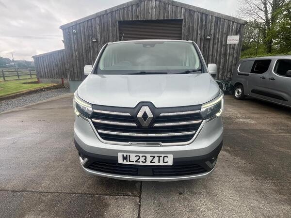 Renault Trafic 2.0 dCi Blue LL30 Sport Crew Van Double Cab 6dr Diesel Manual L2 H1 Euro 6 (s/s) (150 ps)