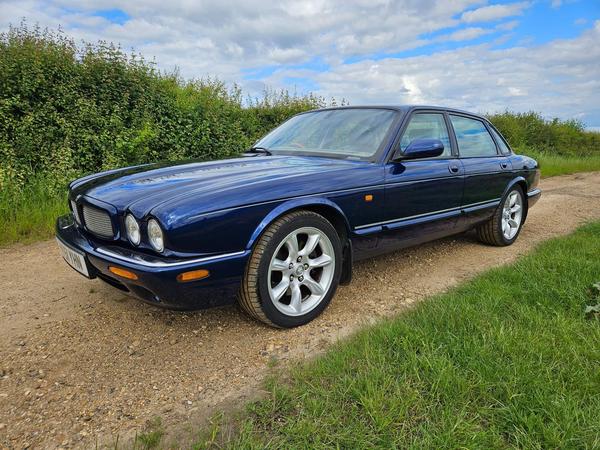 Jaguar XJR 4.0 V8 4dr