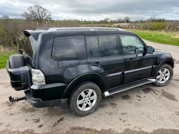Mitsubishi Shogun 3.2 DI-DC Elegance Auto 4WD Euro 4 5dr LWB