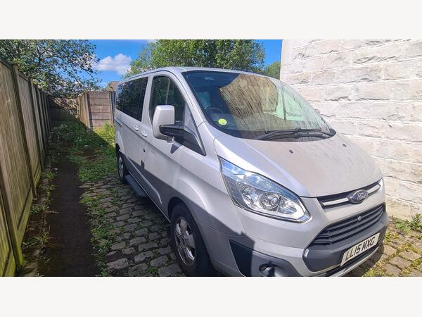 Ford Tourneo Custom 2.2 300 TDCi Limited Minibus Double Cab 5dr Diesel Manual L1 Euro 5 (s/s) (125 ps)