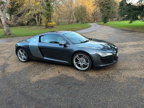 Audi R8 4.2 FSI V8 R Tronic quattro Euro 4 2dr