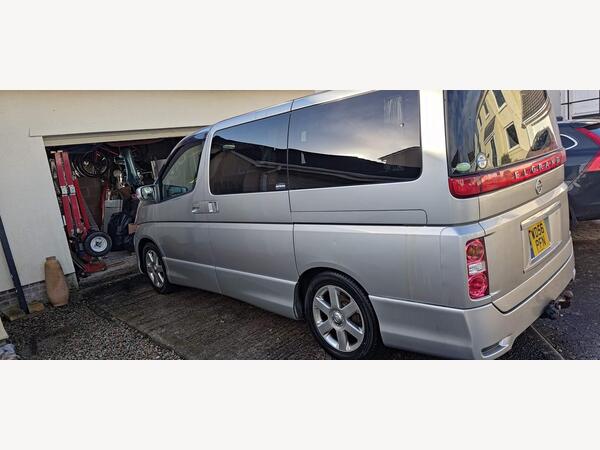 Nissan Elgrand Highway Star