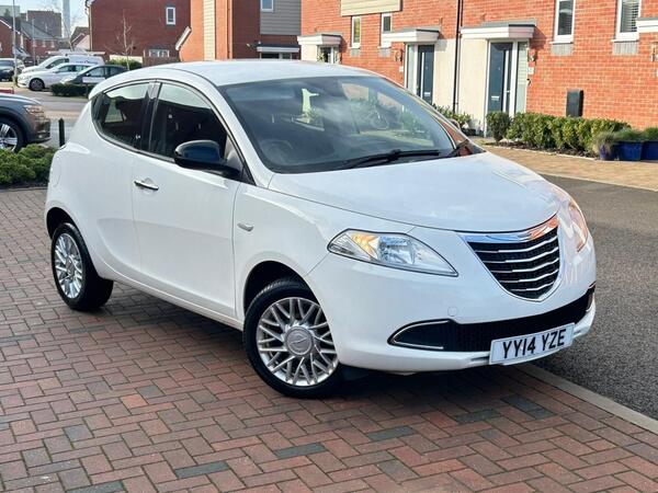 Chrysler Ypsilon 1.2 SE Euro 5 (s/s) 5dr