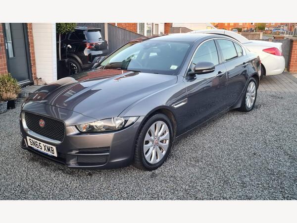 Jaguar XE 2.0d SE Euro 6 (s/s) 4dr