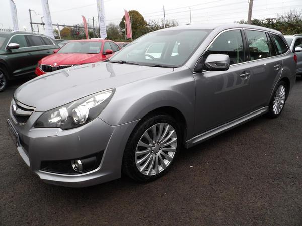 Subaru Legacy 2.5i SE Sport Tourer Lineartronic 4WD Euro 5 5dr (SNavPlus)