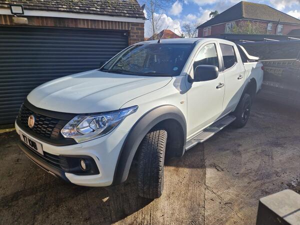 Fiat Fullback 2.4D Cross Pickup Double Cab 4dr Diesel Manual 4WD Euro 6 (180 ps)