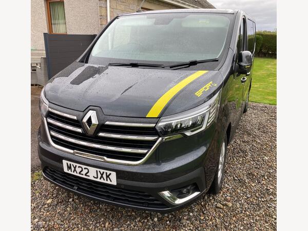 Renault Trafic 2.0 dCi SL28 Sport Minibus Double Cab 5dr Diesel Manual L1 H1 Euro 6 (s/s) (9 Seat) (110 ps)
