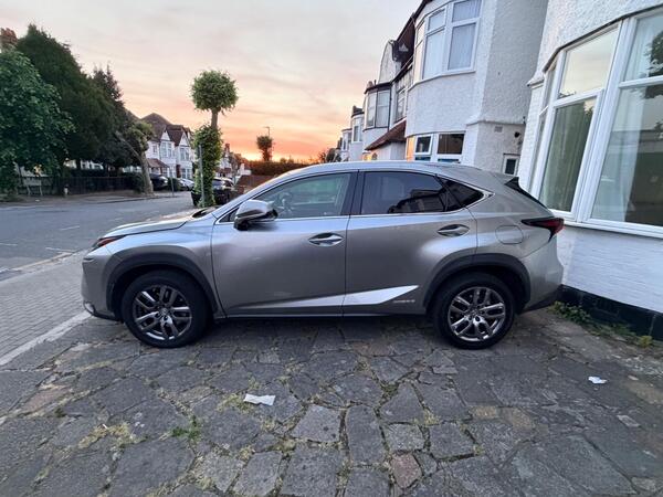 Lexus NX 2.5 300h Luxury E-CVT 4WD Euro 6 (s/s) 5dr