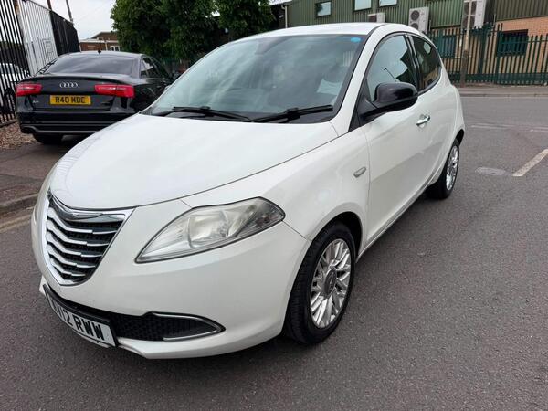 Chrysler Ypsilon 0.9 TwinAir SE Euro 5 (s/s) 5dr