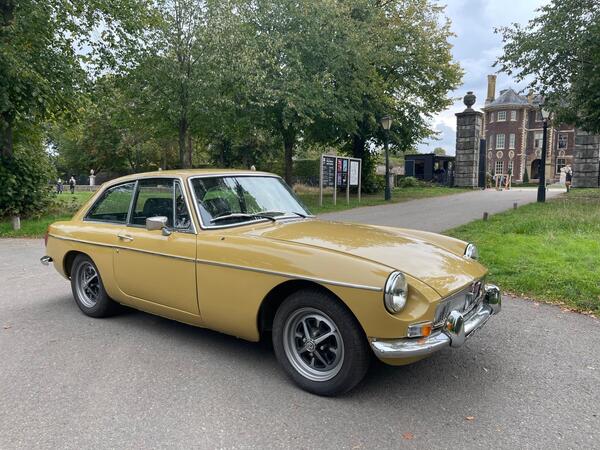 MG MGB GT 1.8