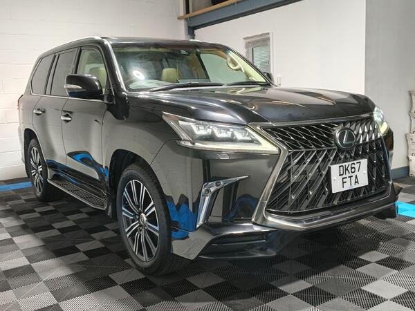 Lexus LX 5.7 4dr