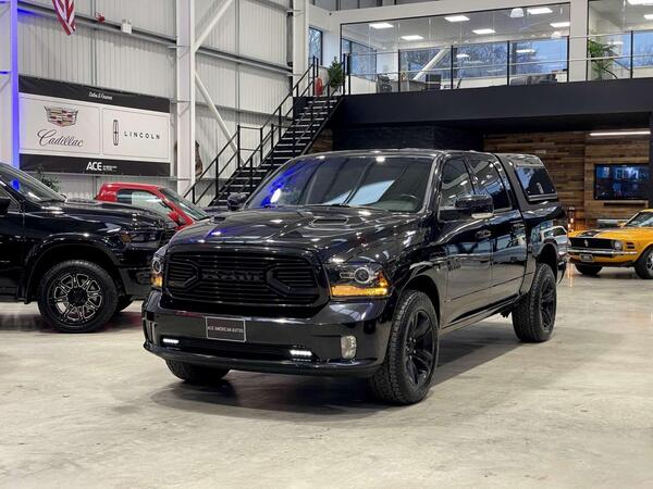 Dodge RAM 1500 Sport 5.7L Hemi V8 Auto 4×4 4dr